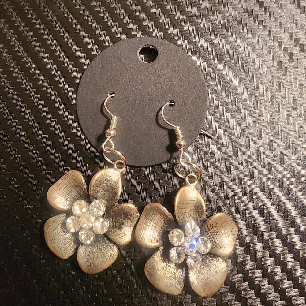 Hand-made, Floral-Design Flowers Dangles